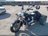 HARLEY-DAVIDSON FLSTCI 5HD1BWB185Y****** снимка