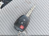 TOYOTA RAV4 XLE JTMRFREV1FD****** снимка