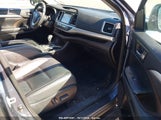 TOYOTA HIGHLANDER XLE 5TDJZRFH6KS****** снимка