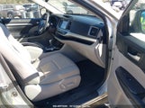 TOYOTA HIGHLANDER XLE 5TDJZRFH5JS****** fotografie