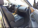 INFINITI QX56 photo