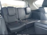 INFINITI QX56 photo