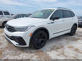 VOLKSWAGEN TIGUAN 2.0T SE R-LINE BLACK 3VVCB7AX0PM****** fotografie