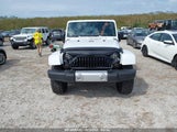JEEP WRANGLER UNLIMITED SAHARA 1C4BJWEG7CL****** снимка