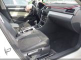 VOLKSWAGEN PASSAT 2.5L SE photo