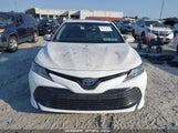 TOYOTA CAMRY HYBRID LE 4T1B31HK4JU****** fotografie