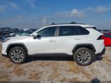 TOYOTA RAV4 XLE PREMIUM снимка