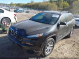 JEEP CHEROKEE SPORT photo