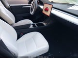 TESLA MODEL Y LONG RANGE DUAL MOTOR ALL-WHEEL DRIVE 7SAYGDEE1RA266328 снимка