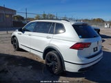 VOLKSWAGEN TIGUAN 2.0T SE R-LINE BLACK 3VV8B7AX9PM****** fotografie