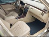 MERCEDES-BENZ E 320 photo