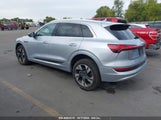 AUDI E-TRON PREMIUM QUATTRO WA1AAAGE5NB****** снимка