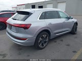 AUDI E-TRON PREMIUM QUATTRO WA1AAAGE5NB****** снимка