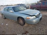 LINCOLN TOWN CAR SIGNATURE photo