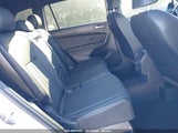 VOLKSWAGEN TIGUAN 2.0T SE R-LINE BLACK 3VV8B7AX3PM****** photo