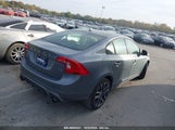 VOLVO S60 T5 DYNAMIC YV126MFL9H2****** fotografie