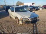 LINCOLN TOWN CAR SIGNATURE photo