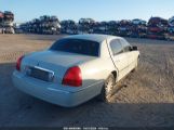 LINCOLN TOWN CAR SIGNATURE photo