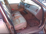 FORD CROWN VICTORIA LX 2FAFP74W9YX****** снимка
