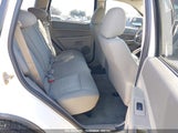 JEEP GRAND CHEROKEE LAREDO 1J8HR48P37C****** снимка