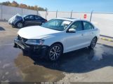 VOLKSWAGEN JETTA 1.4T SE photo