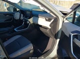 TOYOTA RAV4 XLE 2T3W1RFVXMW****** снимка