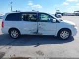 CHRYSLER TOWN & COUNTRY TOURING снимка