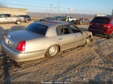 LINCOLN TOWN CAR EXECUTIVE 1LNHM81W0YY823982 снимка