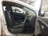 HYUNDAI ELANTRA GT KMHD35LE1DU147693 снимка