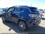 JEEP COMPASS LATITUDE FWD 3C4NJCBB4KT****** снимка