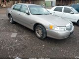 LINCOLN TOWN CAR SIGNATURE photo