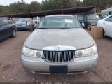 LINCOLN TOWN CAR SIGNATURE photo