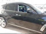 INFINITI QX70 снимка