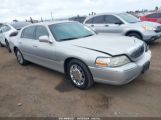 LINCOLN TOWN CAR SIGNATURE LIMITED photo