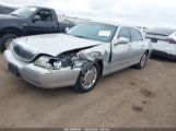 LINCOLN TOWN CAR SIGNATURE LIMITED photo