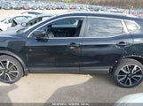 NISSAN ROGUE SPORT SL JN1BJ1CR6HW117194 снимка