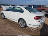 VOLKSWAGEN PASSAT 1.8T SE 1VWGT7A35HC****** снимка