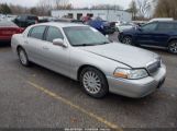 LINCOLN TOWN CAR SIGNATURE LIMITED снимка