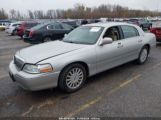 LINCOLN TOWN CAR SIGNATURE LIMITED снимка