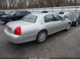 LINCOLN TOWN CAR SIGNATURE LIMITED снимка