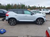 VOLVO XC40 T5 R-DESIGN снимка