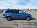 CHRYSLER TOWN & COUNTRY TOURING photo