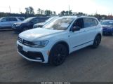 VOLKSWAGEN TIGUAN 2.0T SE/2.0T SE R-LINE BLACK/2.0T SEL photo