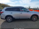 MITSUBISHI OUTLANDER SEL photo