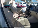 VOLKSWAGEN TIGUAN 2.0T SEL WVGVV7AX1HK****** снимка