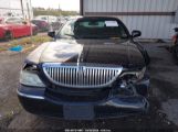 LINCOLN TOWN CAR SIGNATURE LIMITED photo