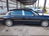 LINCOLN TOWN CAR SIGNATURE LIMITED photo