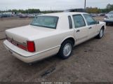 LINCOLN TOWN CAR CARTIER 1LNLM83W0VY****** fotografie