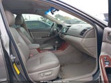 TOYOTA CAMRY XLE V6 4T1BF30K15U****** снимка