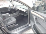 TESLA MODEL Y LONG RANGE DUAL MOTOR ALL-WHEEL DRIVE 7SAYGDEE0RA228301 fotografie